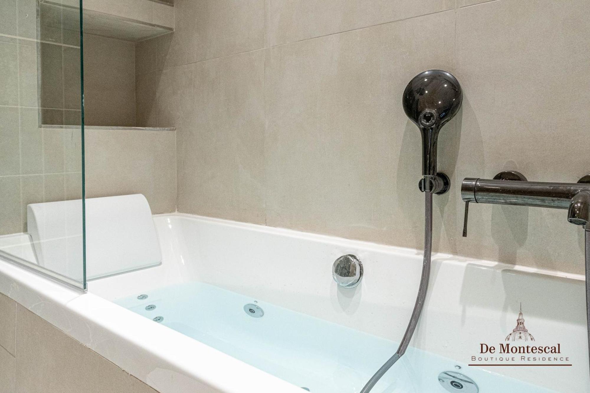 De Montescal - Hot Tub And Ac Cosy Apartment A Prime Location 40M2 Paryż Zewnętrze zdjęcie
