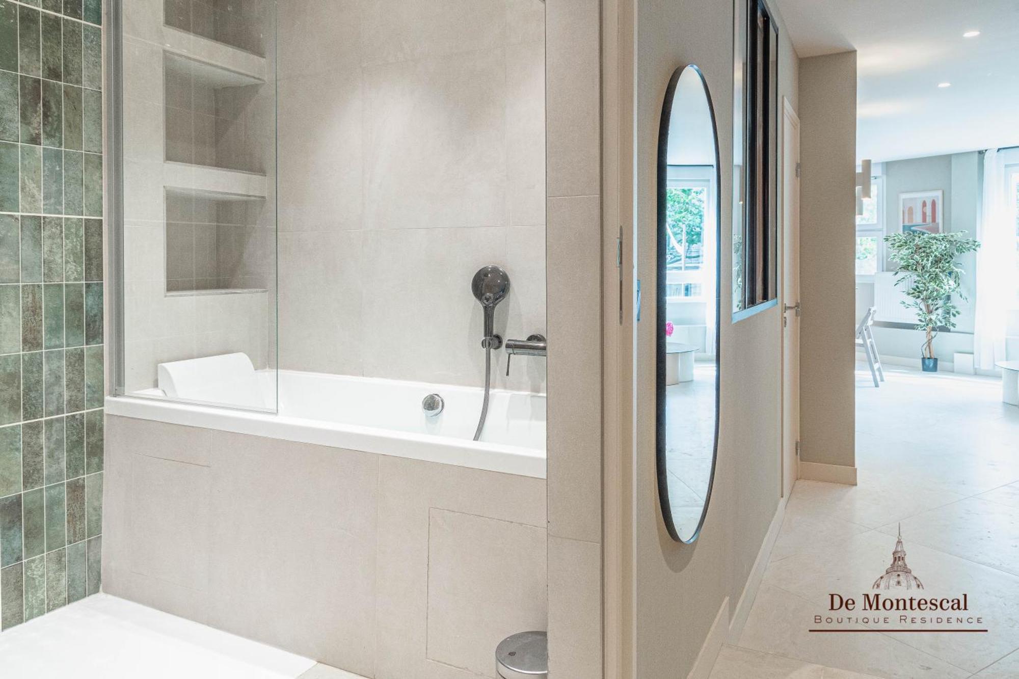 De Montescal - Hot Tub And Ac Cosy Apartment A Prime Location 40M2 Paryż Zewnętrze zdjęcie
